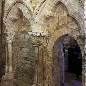 Iglesia Santa Maria la Real de Piasca - chancel arcade