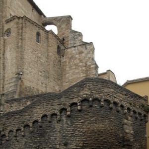 Estella - masonry wall below Iglesia de San Miguel
