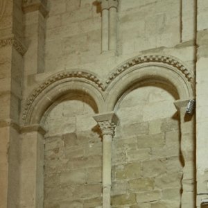 Monasterio de Irache  - arcading chancel