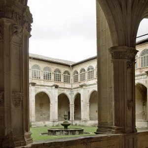 Monasterio de Irache  - Cloisters