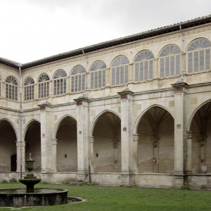 Monasterio de Irache  - Cloisters