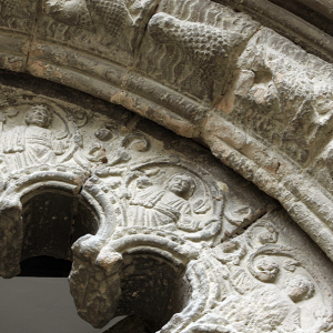 Puente la Reina, Iglesia de Santiago - detail of main doorway