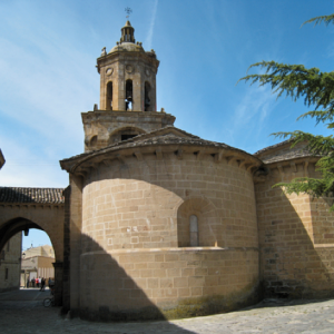 Puente la Reina, Iglesia de Crucifijo