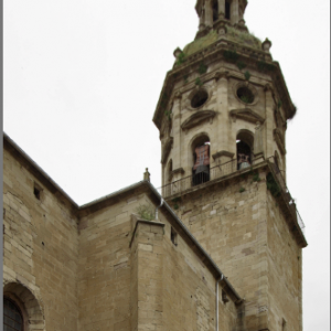 Puente la Reina, Iglesia de Crucifijo