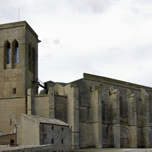 Artajona, Iglesia de San Saturnino