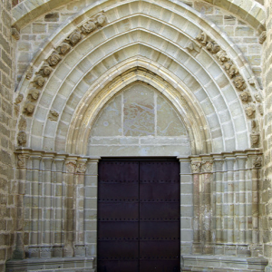 Artajona, Iglesia de San Saturnino - north door