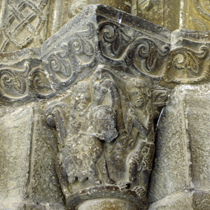 San Martin de Unx, Iglesia San Martin de Tours - west door capital