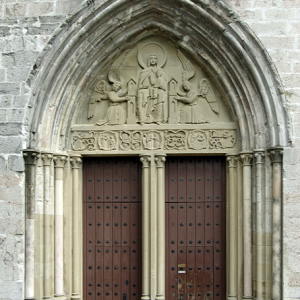 Orreaga/Roncesvalles, Iglesia de Santa Maria - main door.png