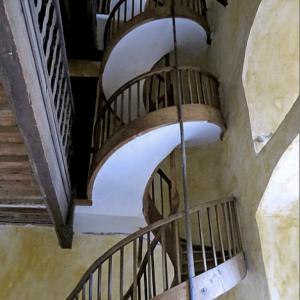 St Polycarpe, église de Notre-Dame - stairs to gallery
