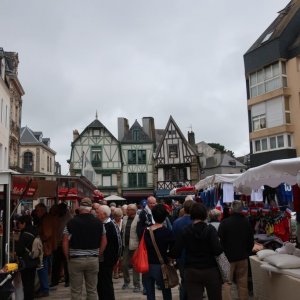 Auray Market