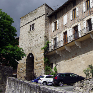 Castelnau-de-Montmiral, Porte des Garrics