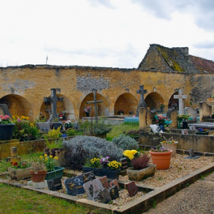 Carlucet church cemetery