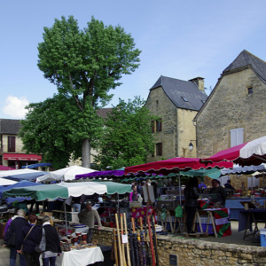 Saint-Geniès Sunday market