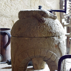 Maison Forte de Reignac - quern