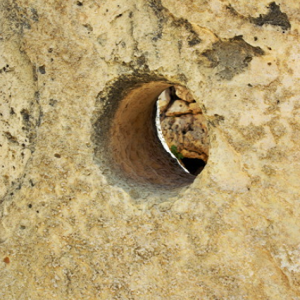 Tethering hole, noerthern temple, Ggjantija