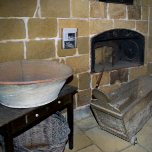 Bread oven and box for hot bread, Gharb Folklore Museum