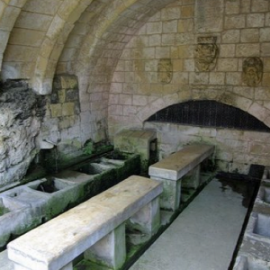 Knight's Wash House, Fontana