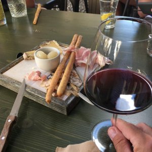Pan & Vino