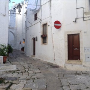 ostuni ape alley.JPG