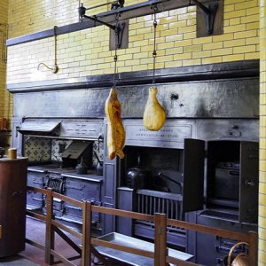 Hydraulic spit in the kitchen, Cragside