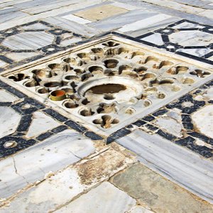 Kairouran Great Mosque - rainwater drain in courtyard