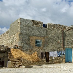 Kesra - Old house at the top of the hill