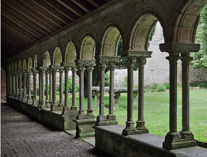 Abbaye de Villelongue - cloister