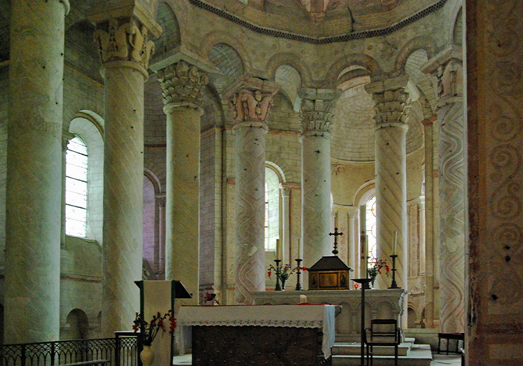 Abbey of Saint Savin - chancel.png