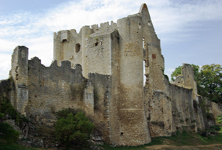 Angles-sur-l'Anglin, castle.png