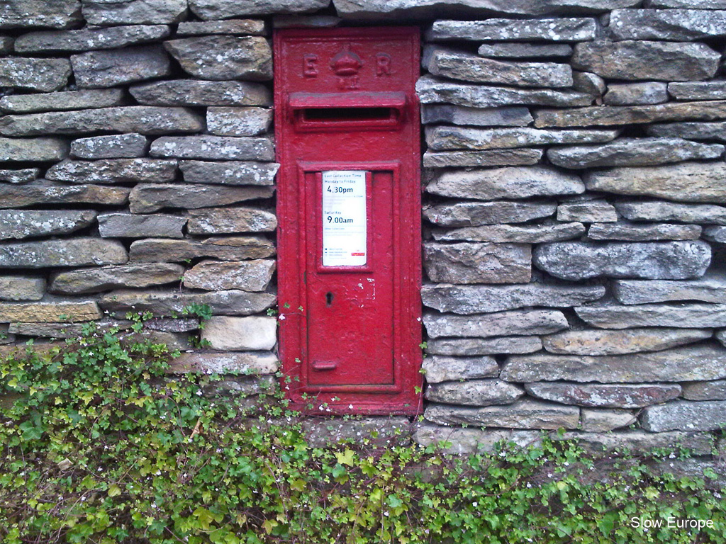 British Letter Box - Queen Elizabeth II