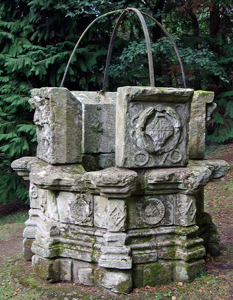 Callac fountain