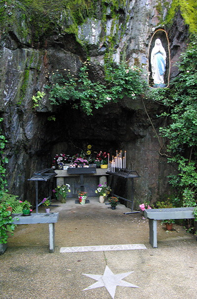 Callac grotto