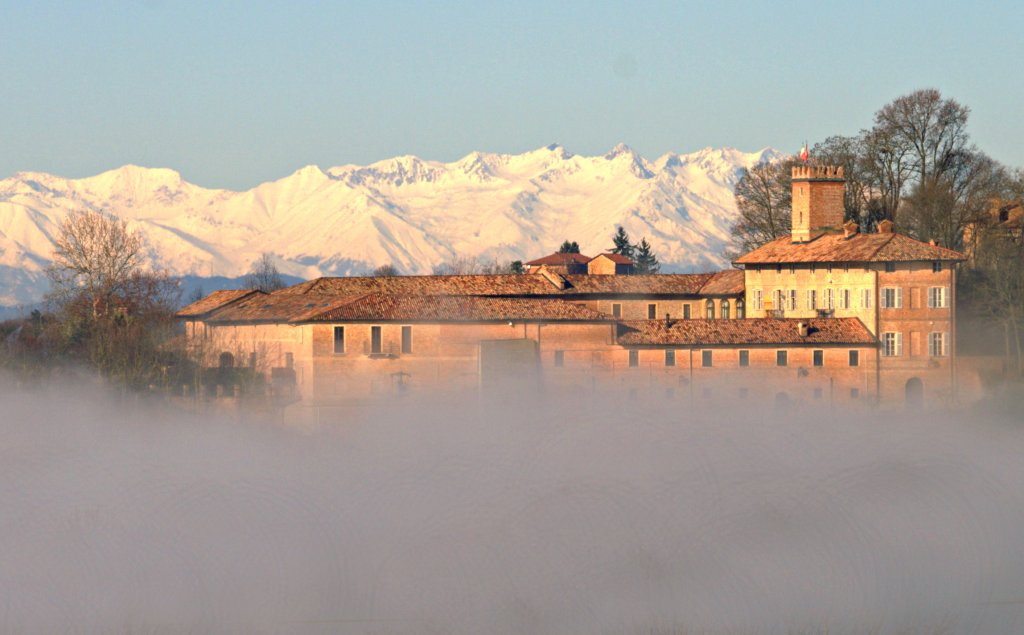 Castello di Razzano Relais, Alfiano Natta (Casarello) in Monferrato