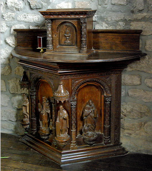 Chambles, Église St-Pierre - small wood altar at back of church