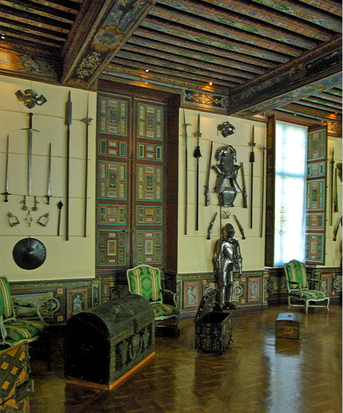 Château de Cheverny - arms room.png