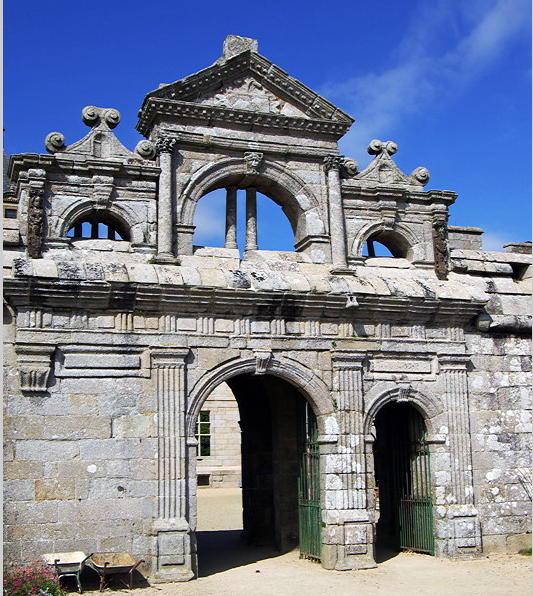 Château de Kerjean, inner gateway