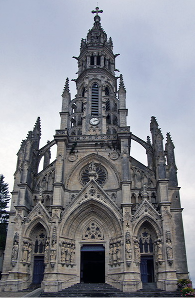 Châteauneuf-sur-Cher, Basilique Notre-Dame des Enfants.png