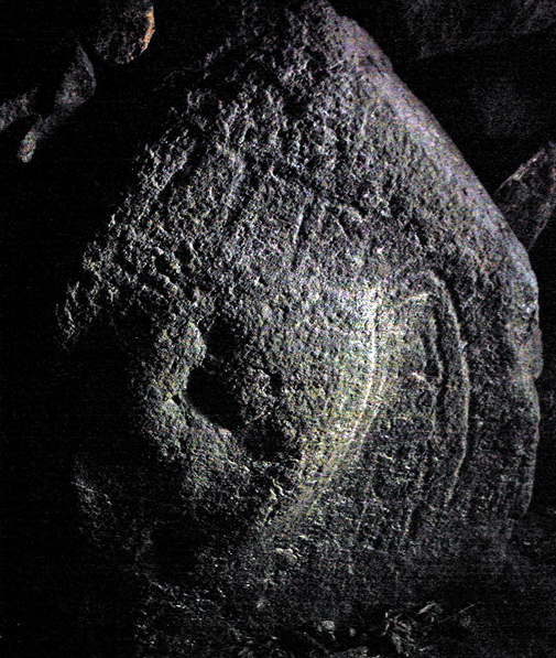 Dolmens Mané-Kerioned - carved end stone