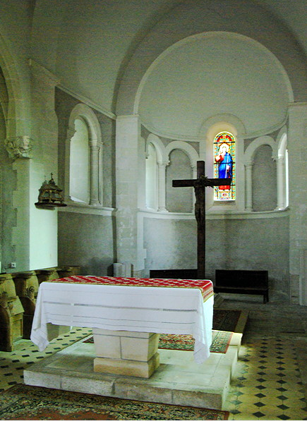 Fougères-sur-Bièvre, Église St Eloi.png