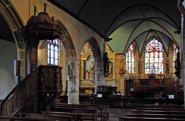 Guimiliau church, interior