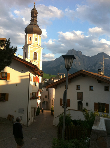 into the town centre of Castelrotto