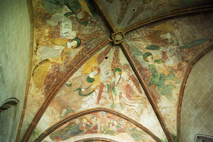 Kernascléden church, angels