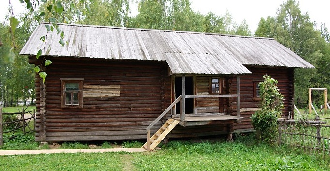 Kostroma, Museum of Wooden Architecture, home of a poor peasant