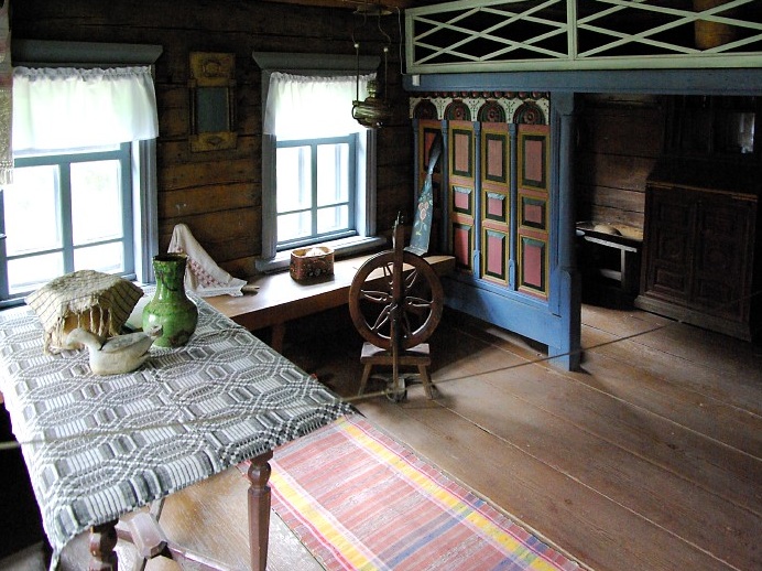 Kostroma, Museum of Wooden Architecture, prosperous family home - living room