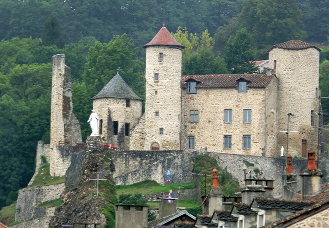 Laroquebrou, Château