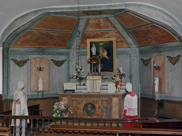 Les Forges des Salles, interior of chapel
