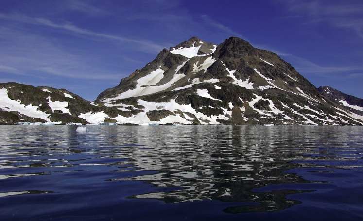 Looking Across Ikaasaartik