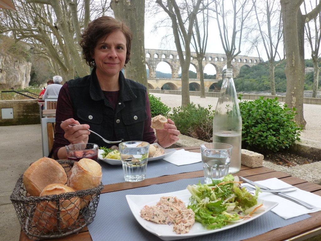 Lunch at Pont du Gard