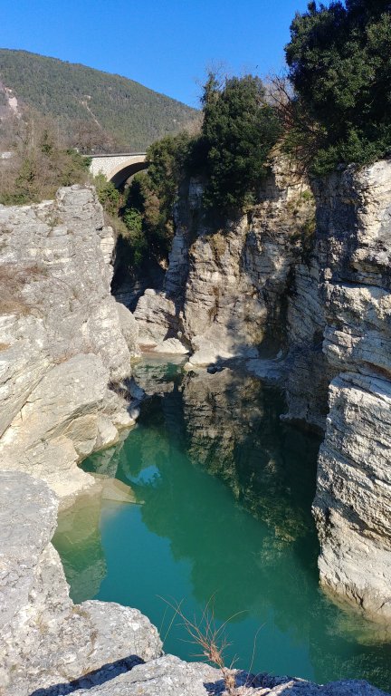 Marmitte dei giganti from below