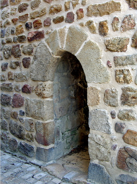 Marols, postern gate in wall